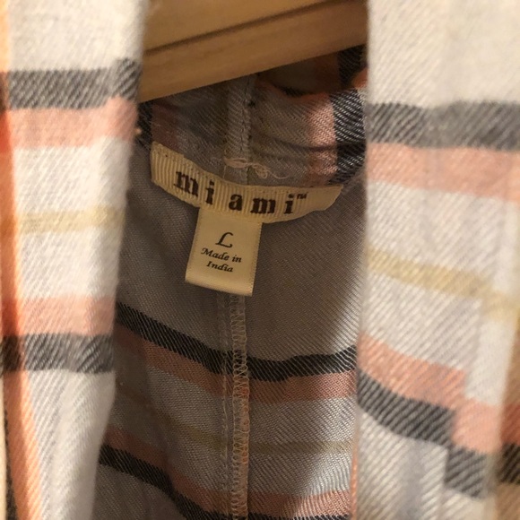 Lightly worn Miami sleeveless plaid cover from Francesca’s - Picture 3 of 5